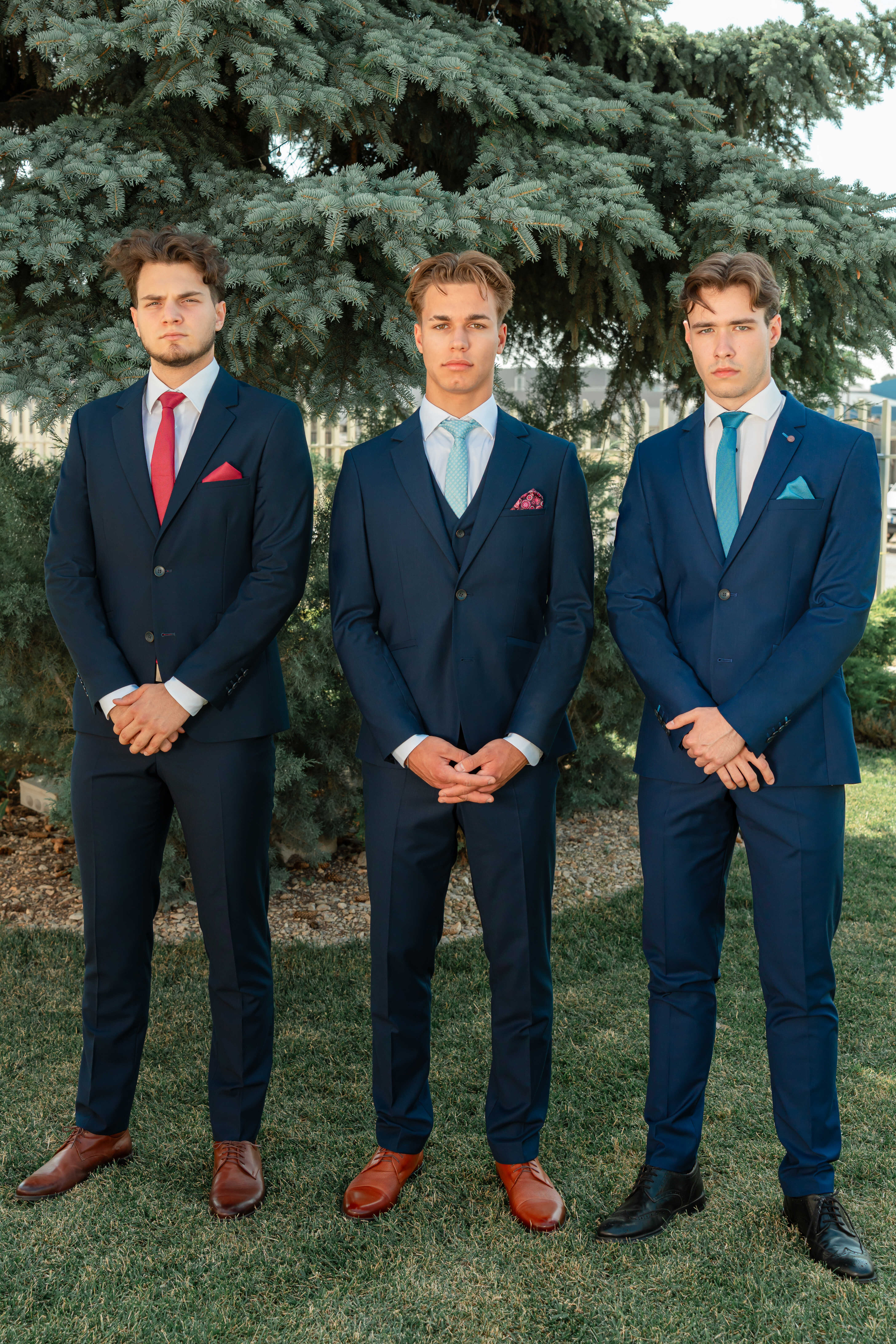 Formaruha és ballagós öltönyök